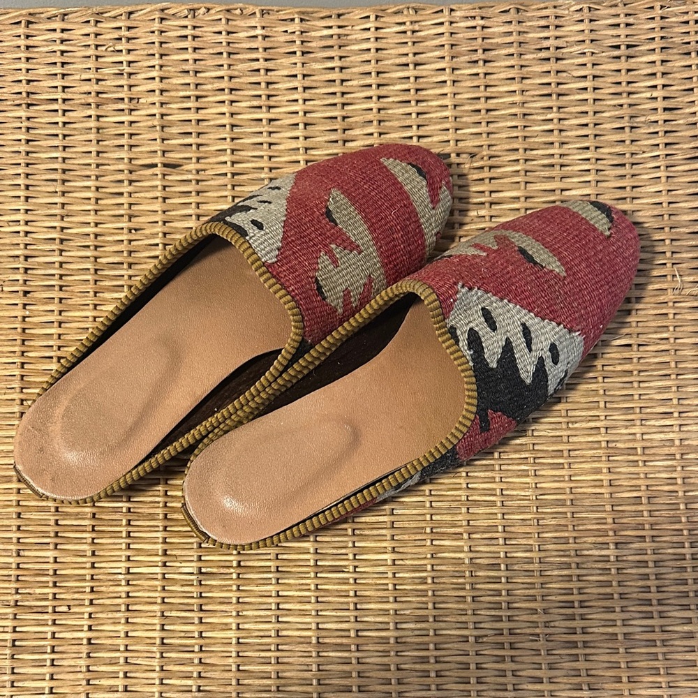 Stylish Kilim Pattern Women's Slip-On Shoe Slippers